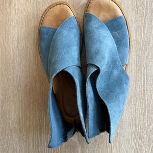 Born Iwa Blue suede shoes